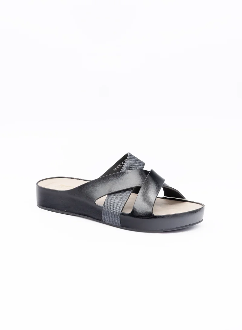 باتا صنادل سلايد مريحة بأشرطة متقاطعة